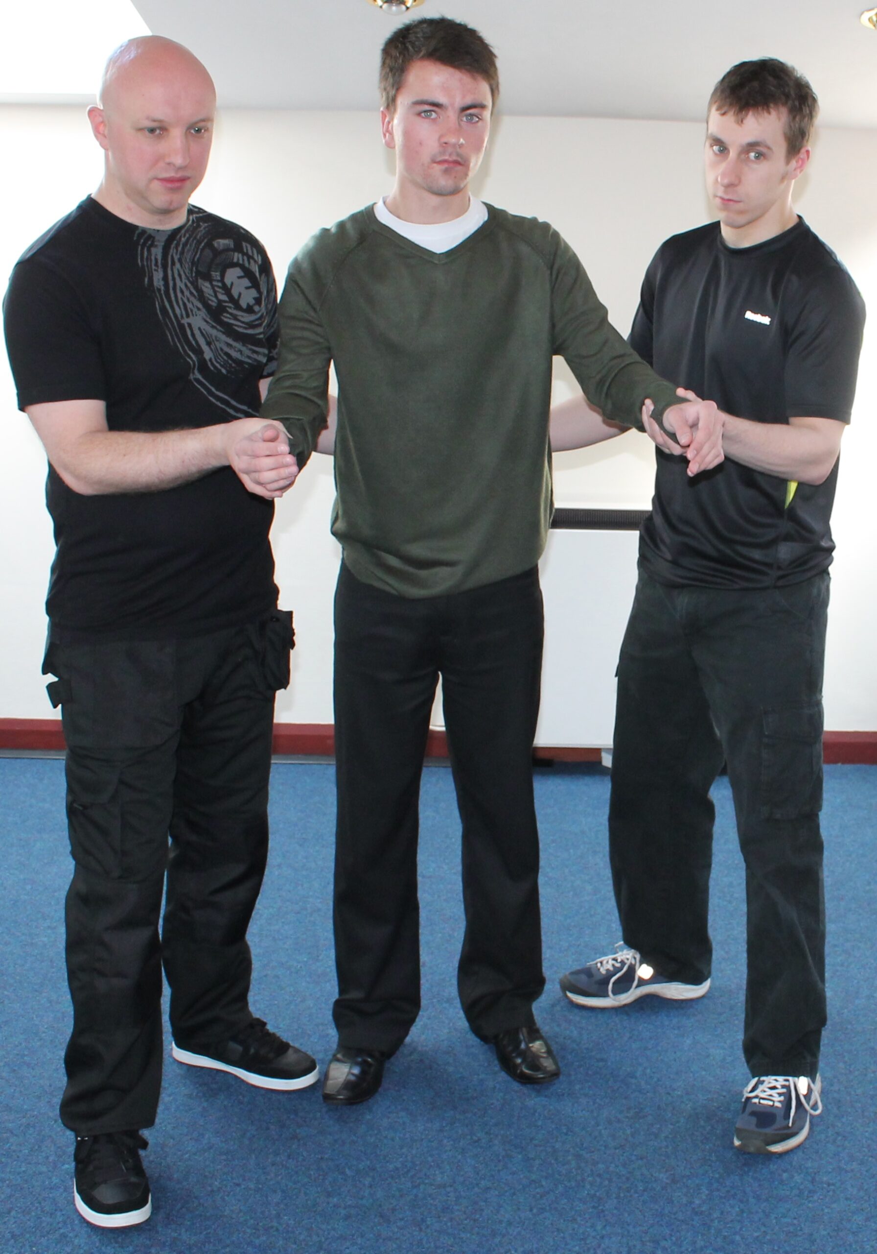 Outside wrist support